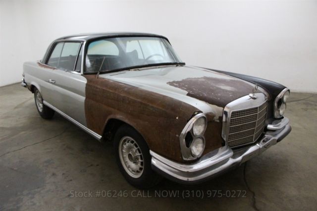 1970 Mercedes-Benz 200-Series Low Grille - photo 6