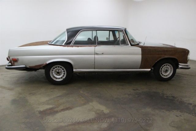 1970 Mercedes-Benz 200-Series Low Grille - photo 7