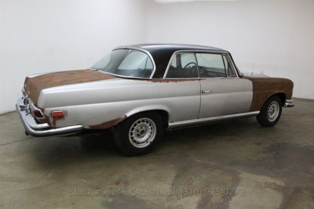 1970 Mercedes-Benz 200-Series Low Grille - photo 8