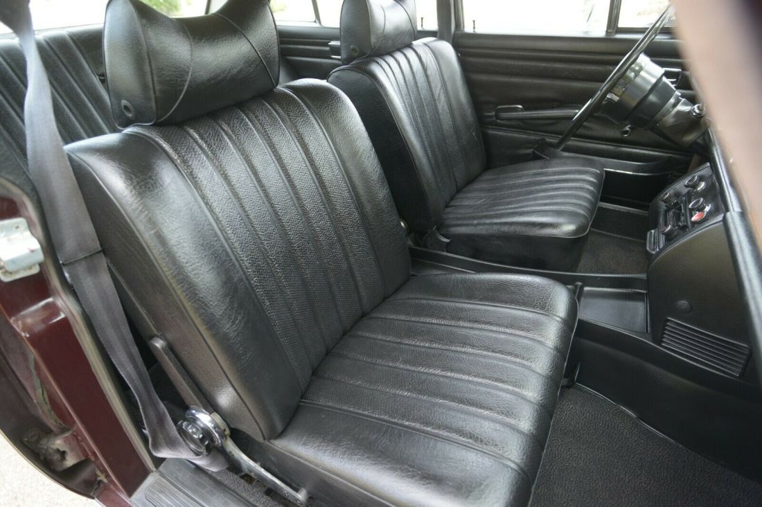 1970 Mercedes-Benz 200-Series SEDAN - photo 12