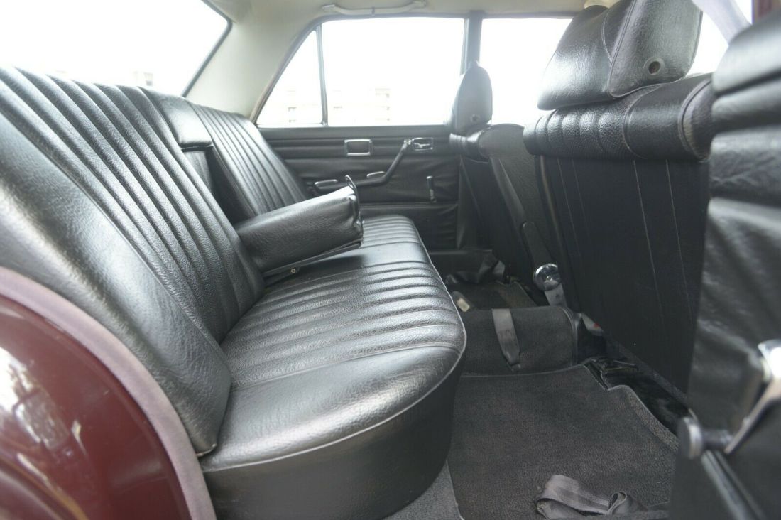1970 Mercedes-Benz 200-Series SEDAN - photo 13