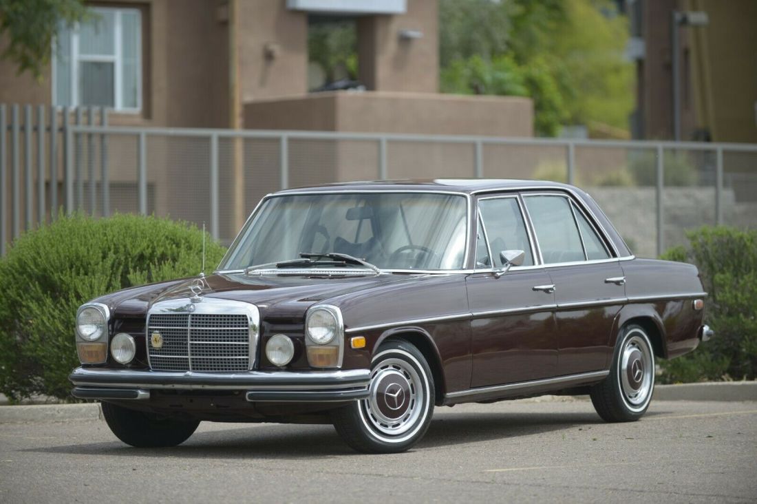 1970 Mercedes-Benz 200-Series SEDAN - photo 4