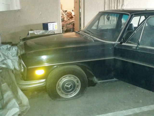 1970 Mercedes-Benz 200-Series - photo 3