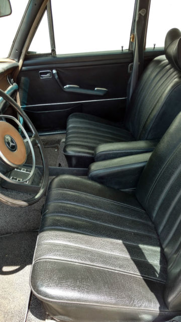 1970 Mercedes-Benz 200-Series - photo 11
