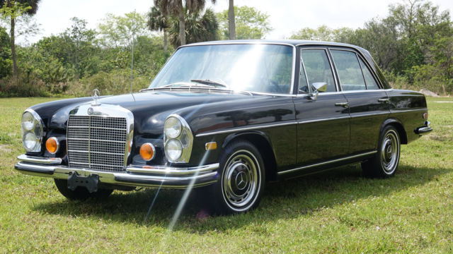 1970 Mercedes-Benz 200-Series Sedan