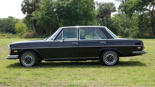 1970 Mercedes-Benz 200-Series Sedan - photo 2