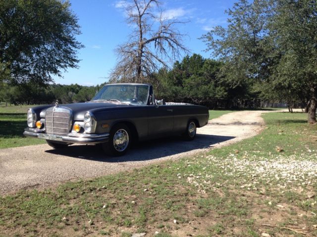 1970 Mercedes 280se 2.8 CHOP TOP Convertible 1970 Mercedes-Benz 200-Series