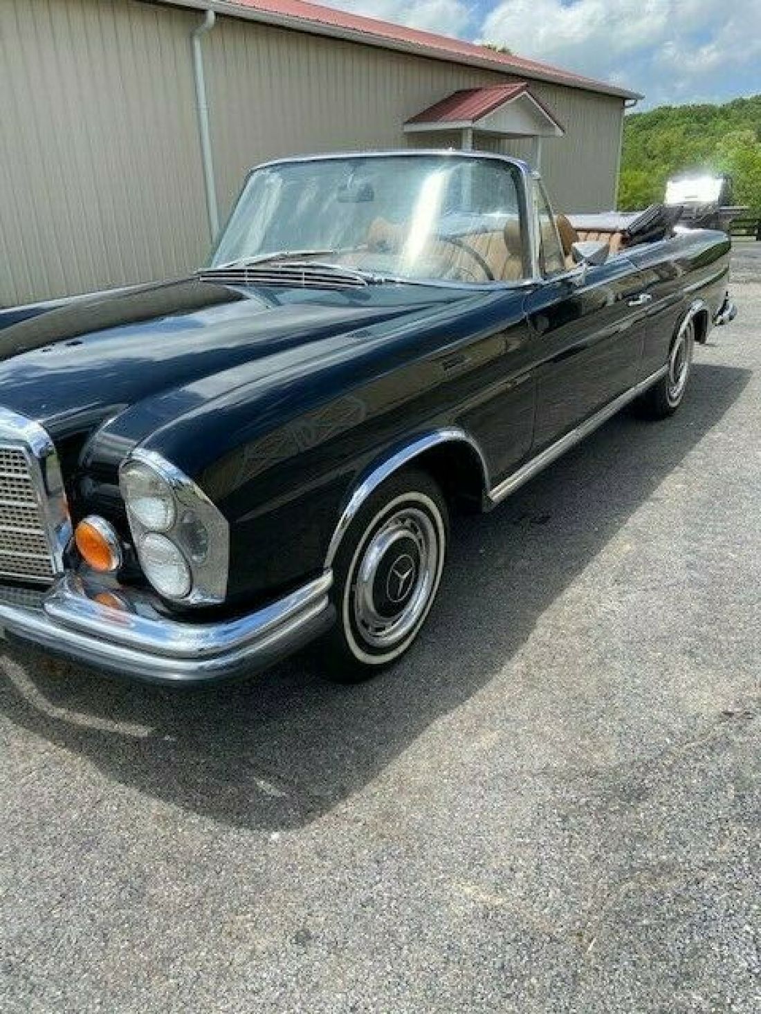 1970 Mercedes-Benz 200-Series - photo 2