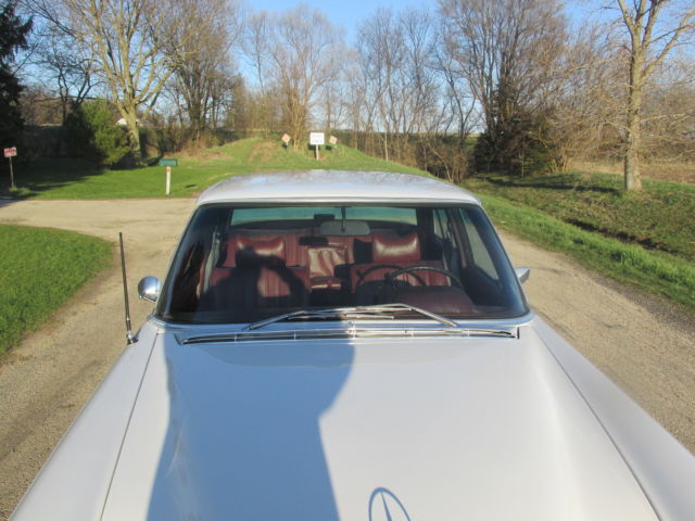 1970 Mercedes-Benz 200-Series - photo 9