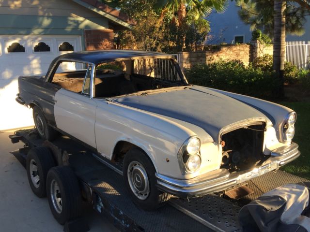 1970 Mercedes-Benz 200-Series