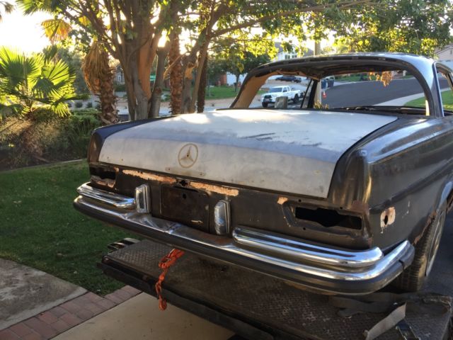 1970 Mercedes-Benz 200-Series - photo 5