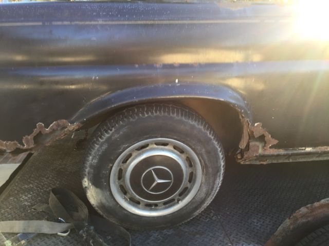 1970 Mercedes-Benz 200-Series - photo 6