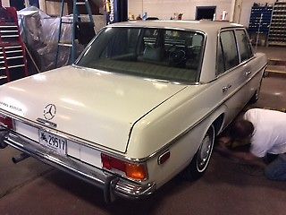 1970 Mercedes-Benz 200-Series - photo 13