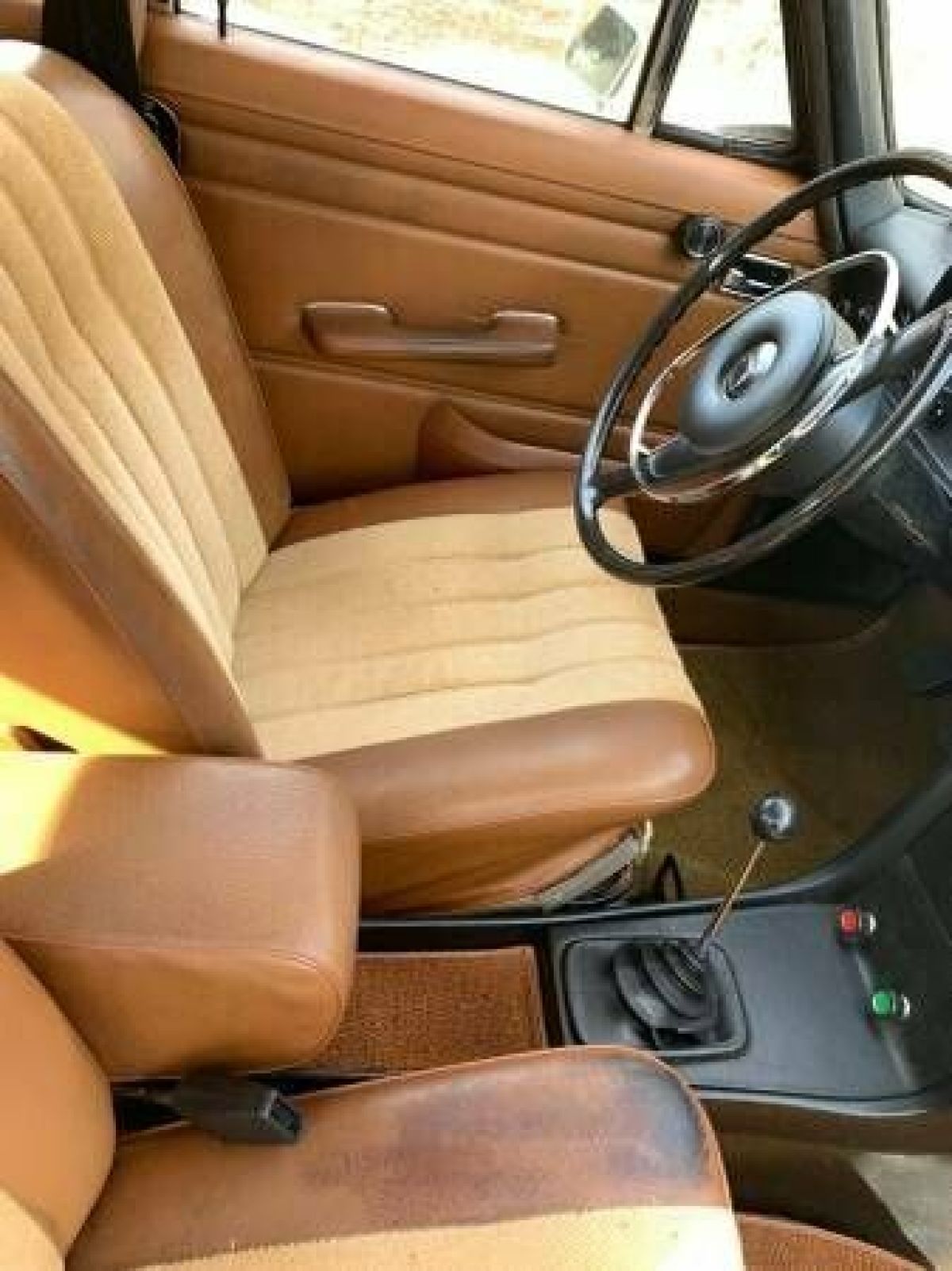 1970 Mercedes-Benz 220 CLEAN TITLE / SUN-ROOF - photo 8