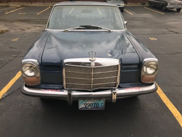 1970 Mercedes-Benz 200-Series Base - photo 2