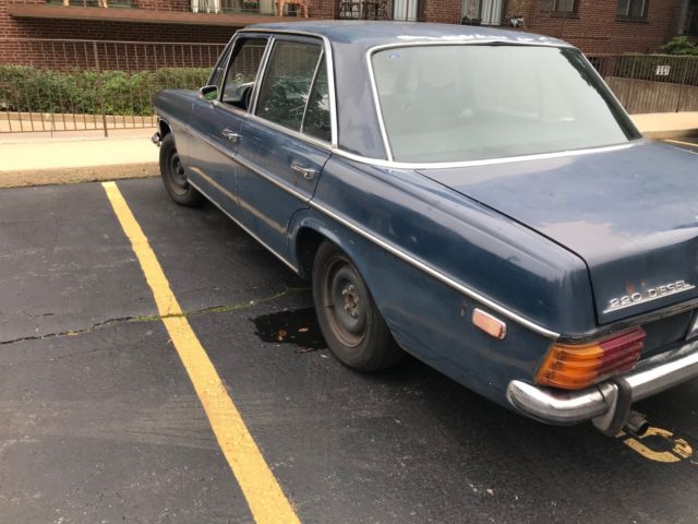 1970 Mercedes-Benz 200-Series Base - photo 6
