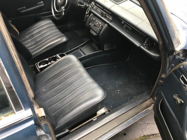 1970 Mercedes-Benz 200-Series Base - photo 8