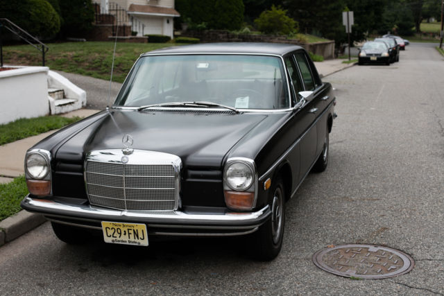 1970 Mercedes-Benz 200-Series - photo 3