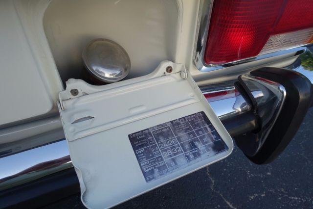 1970 Mercedes-Benz 200-Series - photo 12