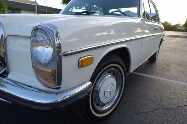 1970 Mercedes-Benz 200-Series - photo 6