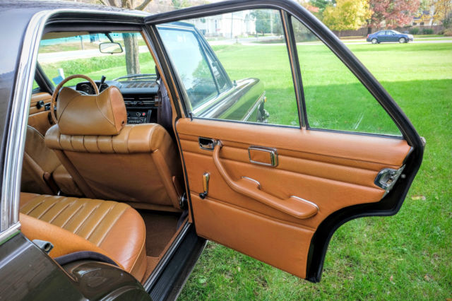 1970 Mercedes-Benz 200-Series Base - photo 10