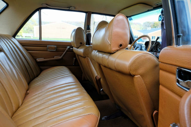 1970 Mercedes-Benz 200-Series Base - photo 12