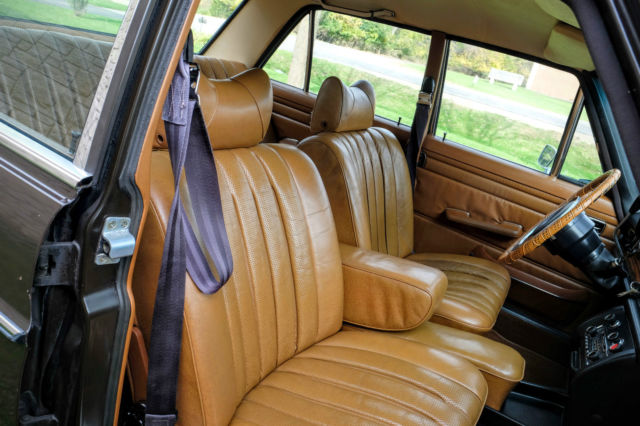 1970 Mercedes-Benz 200-Series Base - photo 13