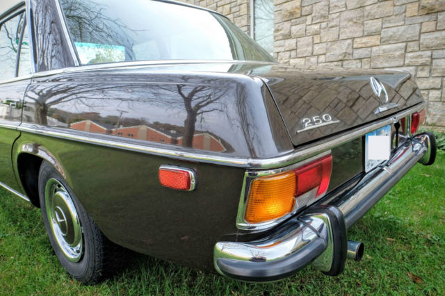 1970 Mercedes-Benz 200-Series Base - photo 5
