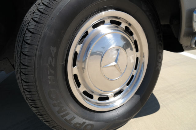 1970 Mercedes-Benz 200-Series - photo 5