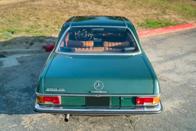 1970 Mercedes-Benz 200-Series - photo 3