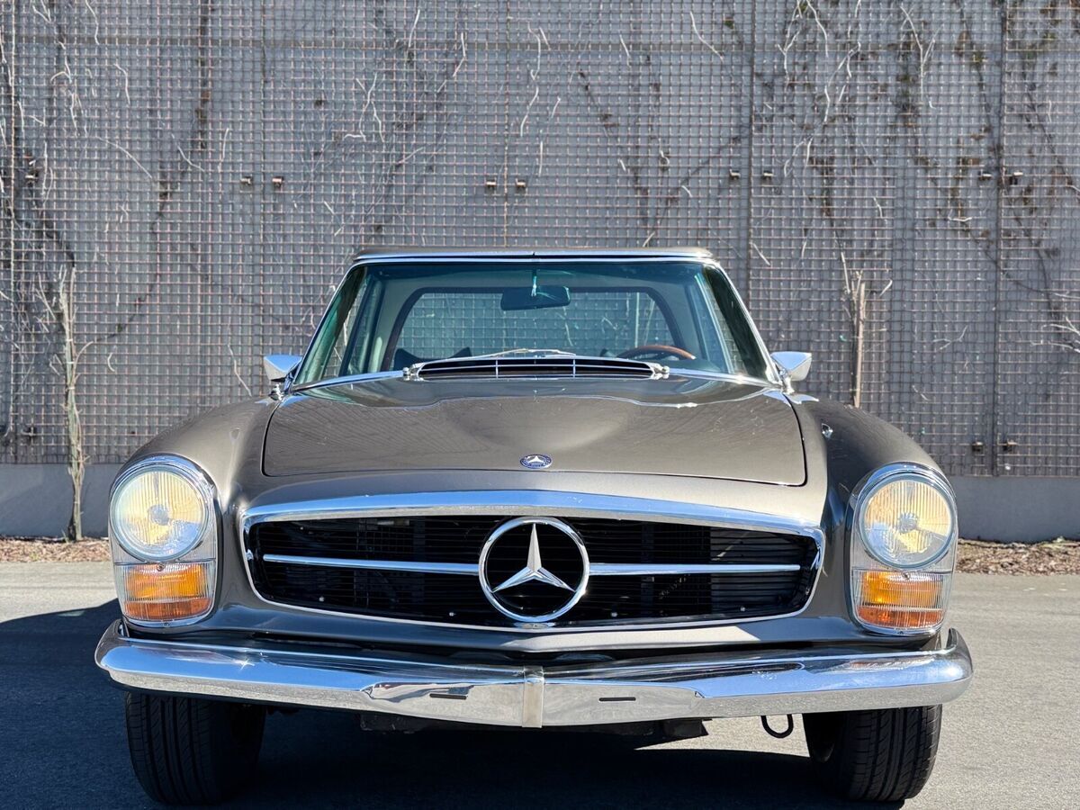 1970 Mercedes-Benz 200-Series - photo 5