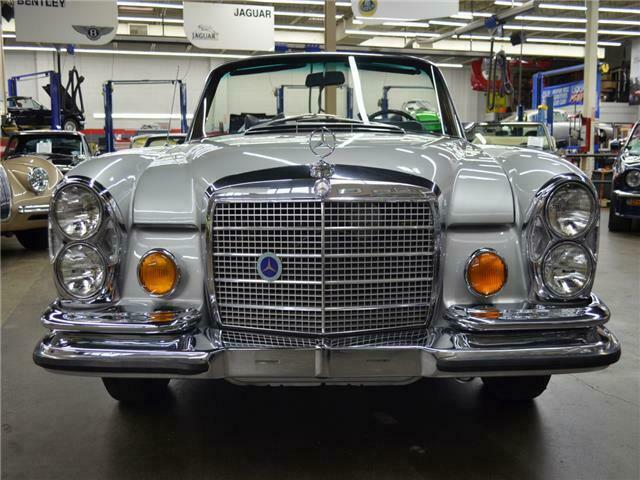 1970 Mercedes-Benz 200-Series Cabriolet - photo 2