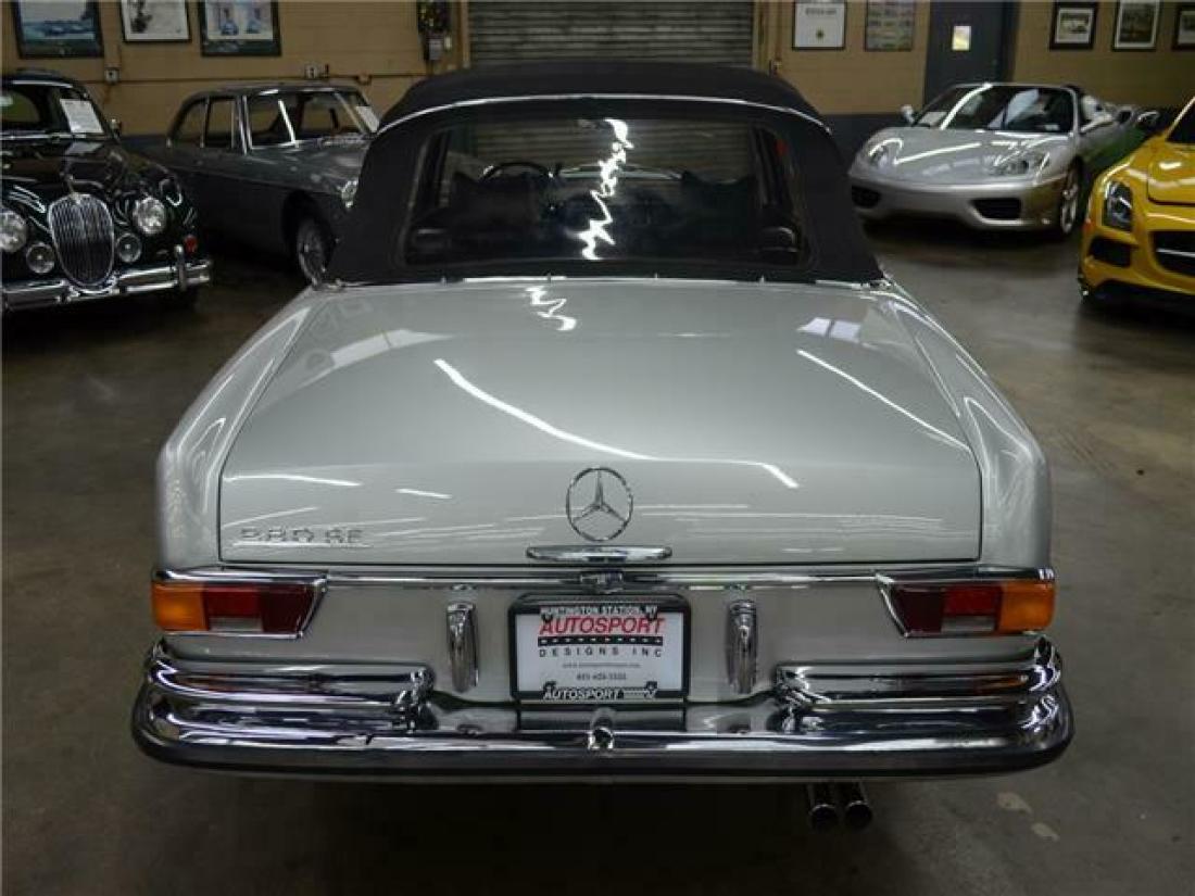 1970 Mercedes-Benz 200-Series Cabriolet - photo 8