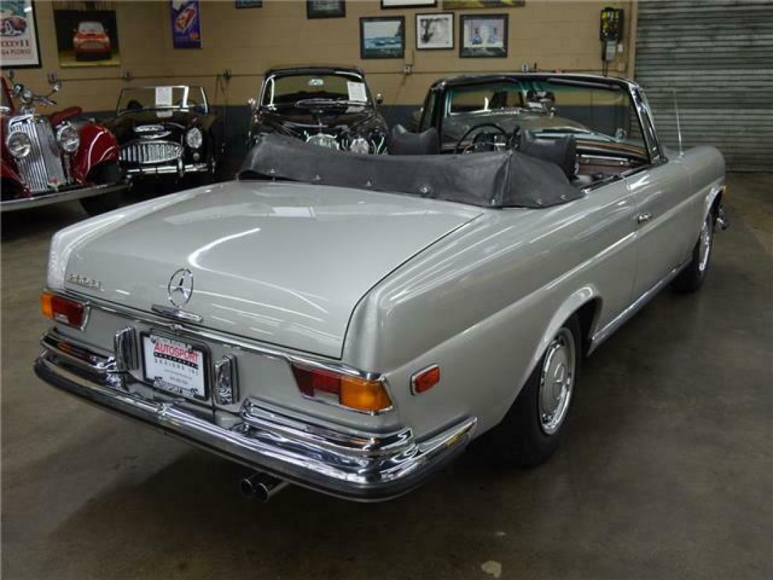 1970 Mercedes-Benz 200-Series Cabriolet - photo 9