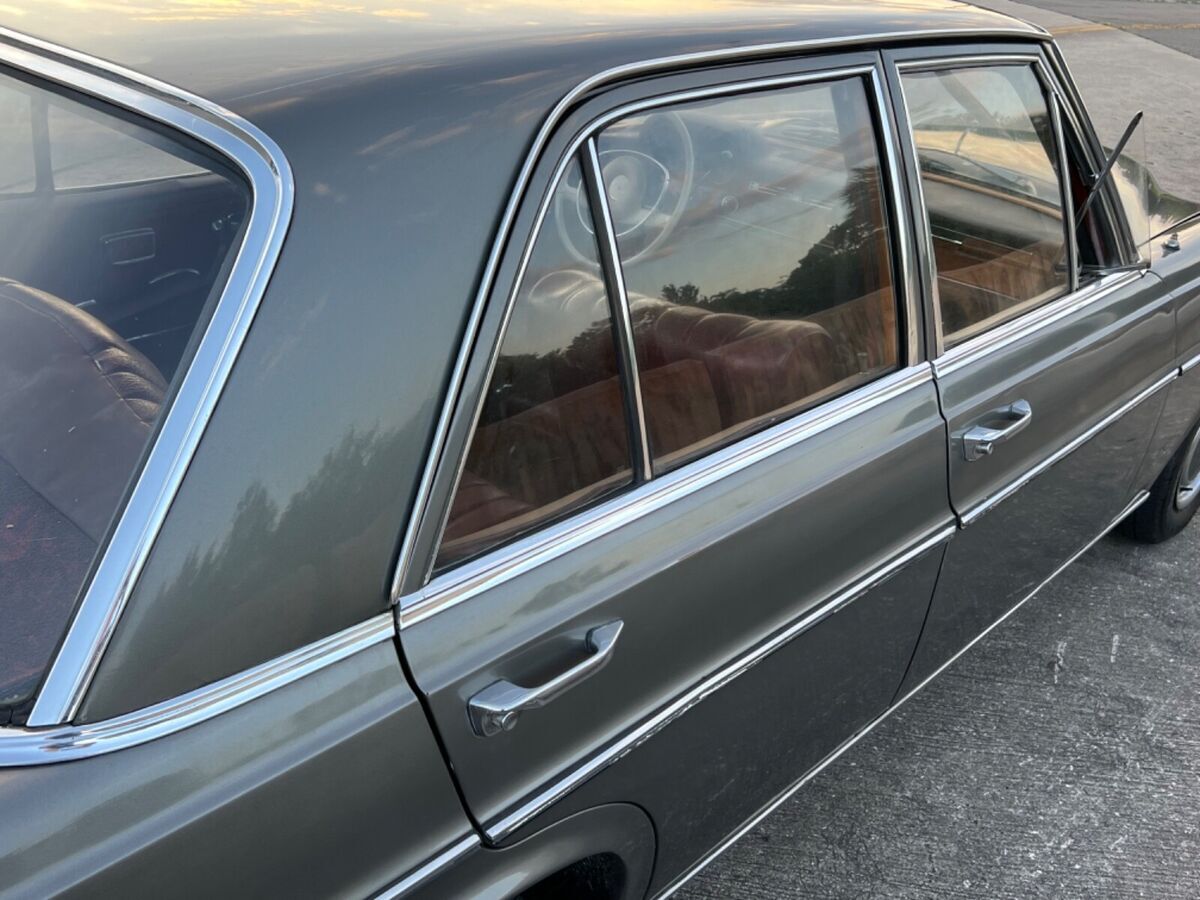 1970 Mercedes-Benz 200-Series Grey Metallic w. Red, Becker, EURO, 4-speed MANUAL - photo 11