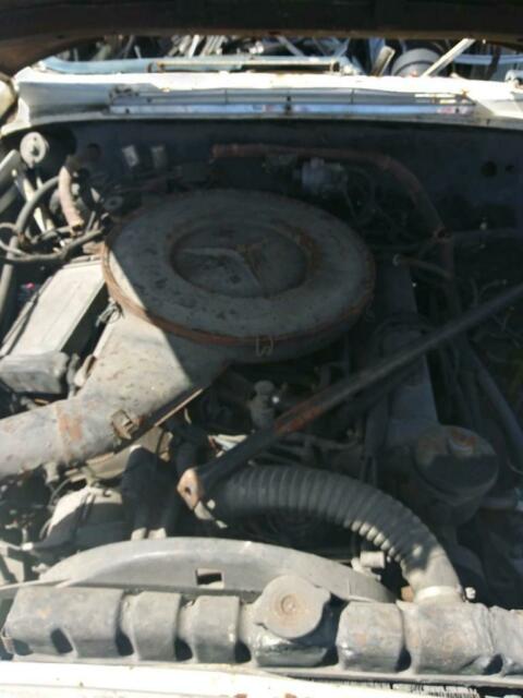1970 Mercedes-Benz 200-Series - photo 4