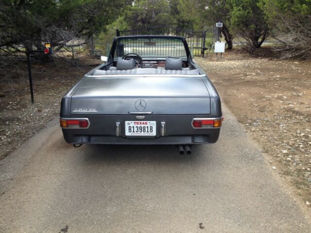 1970 Mercedes-Benz 200-Series - photo 10