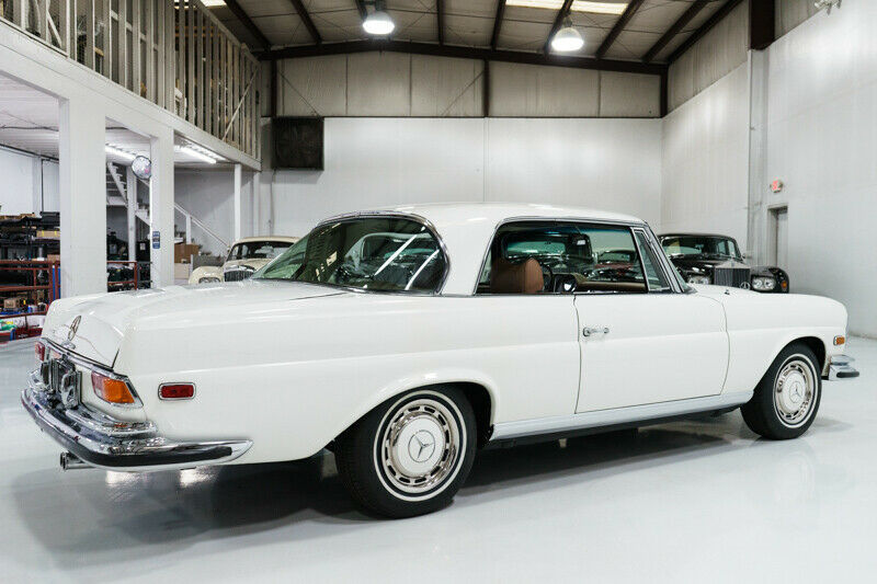 1970 Mercedes-Benz 200-Series - photo 6