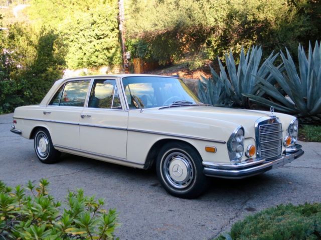1970 Mercedes-Benz 280SEL 2.8 1970 Mercedes-Benz 200-Series