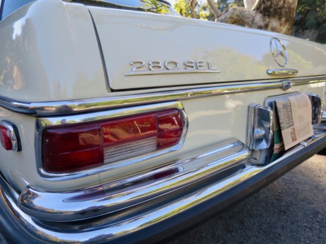 1970 Mercedes-Benz 200-Series - photo 10