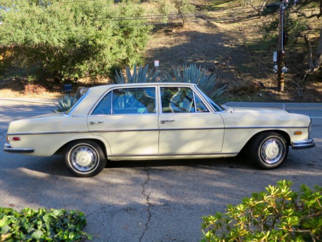 1970 Mercedes-Benz 200-Series - photo 4