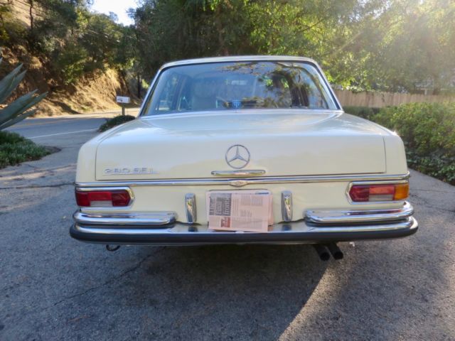 1970 Mercedes-Benz 200-Series - photo 6