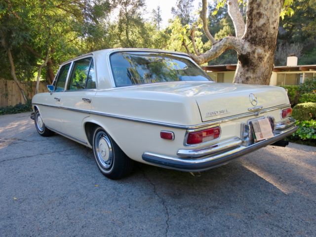 1970 Mercedes-Benz 200-Series - photo 7