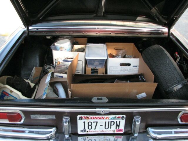1970 Mercedes-Benz 200-Series 4 DOOR SEDAN/LONG WHEEL BASE - photo 4