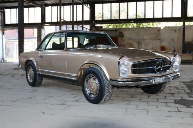 1970 Mercedes-Benz 280SL Pagoda 1970 Mercedes-Benz SL-Class DB 467 Sandbeige