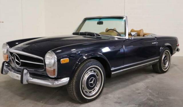 1970 Mercedes-Benz 280SL Pagoda top automatic with zero rust 70000 Miles Blue Co 1970 Mercedes-Benz SL-Class Pagoda top automatic with zero rust