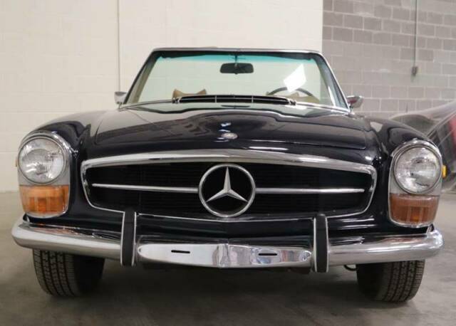 1970 Mercedes-Benz SL-Class Pagoda top automatic with zero rust - photo 2