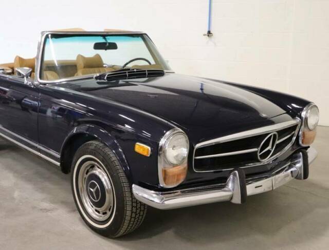 1970 Mercedes-Benz SL-Class Pagoda top automatic with zero rust - photo 8