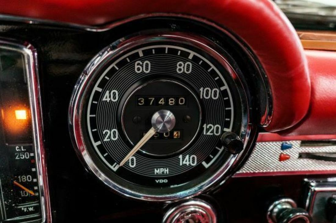 1970 Mercedes-Benz 200-Series - photo 8