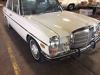 1970 Mercedes-Benz 200-Series - photo 3